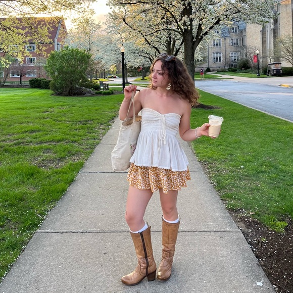 Meet your Posher, Kadence - Picture 2 of 16